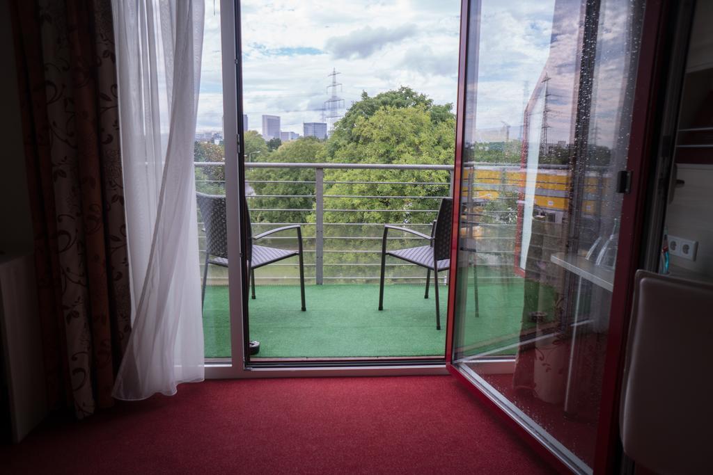 Hotel Roedelheimer Hof - Am Wasserturm Frankfurt am Main Room photo