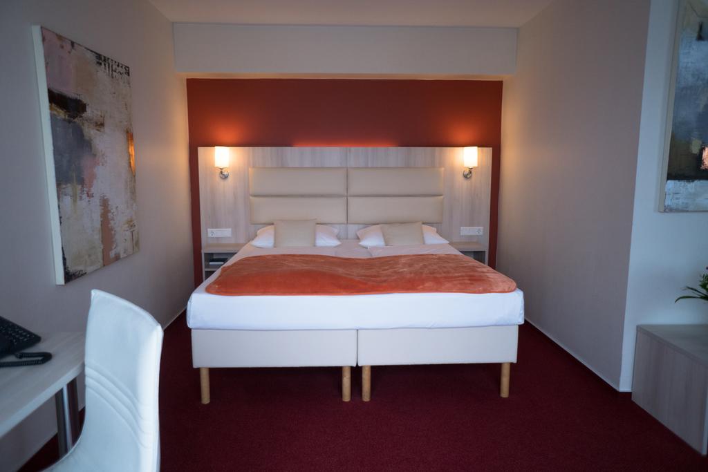 Hotel Roedelheimer Hof - Am Wasserturm Frankfurt am Main Room photo