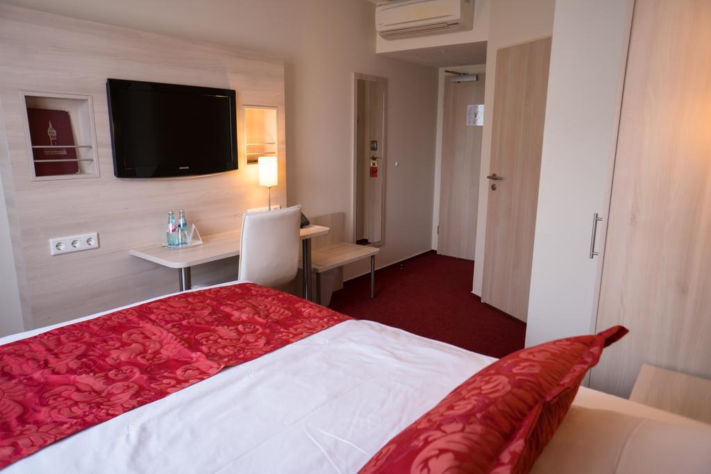 Hotel Roedelheimer Hof - Am Wasserturm Frankfurt am Main Room photo